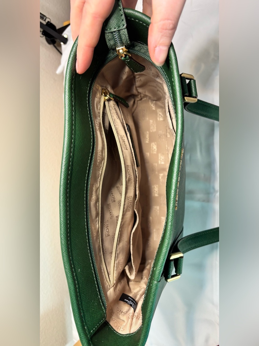 Michael Kors Emerald Jet Set Multifunction Saffiano Leather Tote - Picture 6 of 16